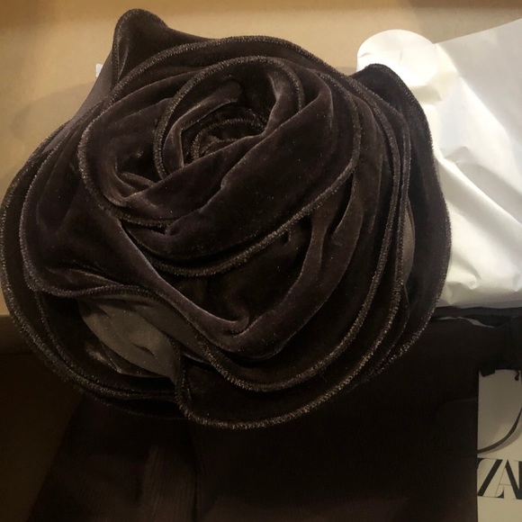 HP 🎉Zara asymmetric floral top - Picture 9 of 11